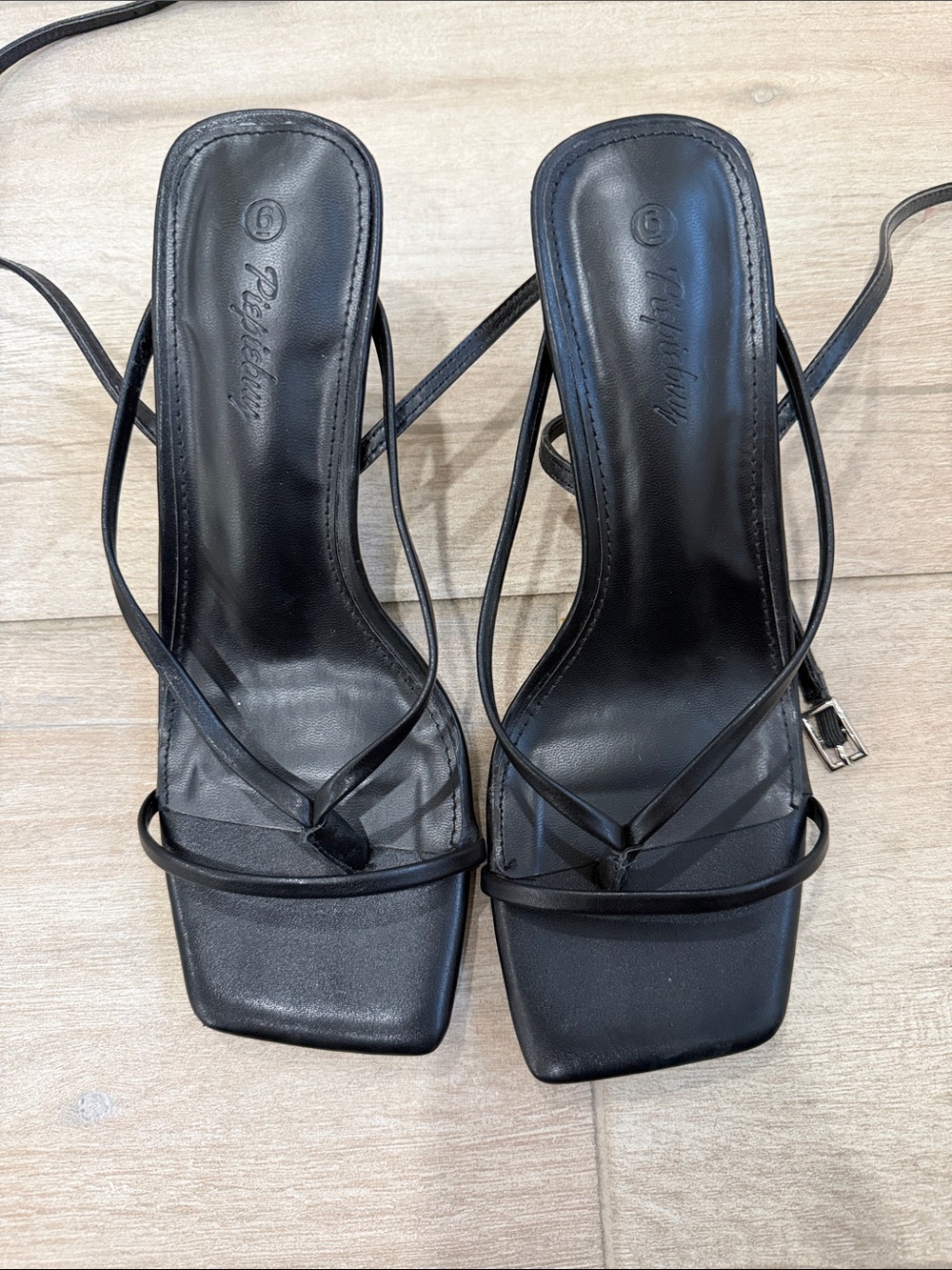 Women's Black Strappy Square-Toe Heeled Sandals